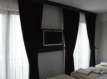 Lovcen House * איזמיט