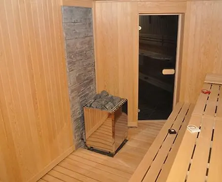 Lovcen House מלון *