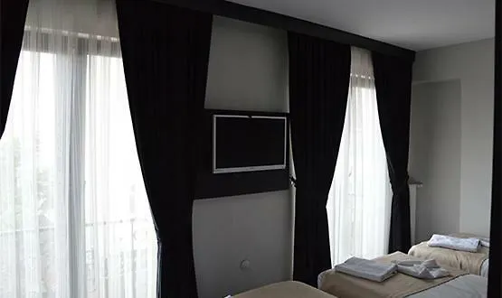 Lovcen House * Измит