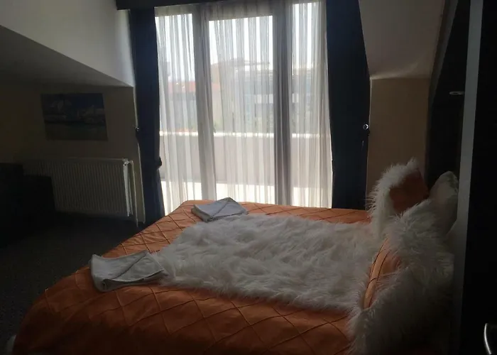 Отель Lovcen House Измит