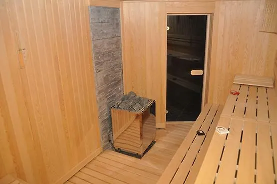 Lovcen House Отель *