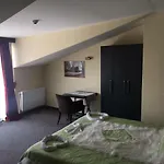 Lovcen House Hotel *
