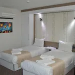 Hotel Lovcen House
