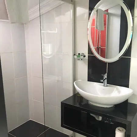 Lovcen House Hotel Izmit