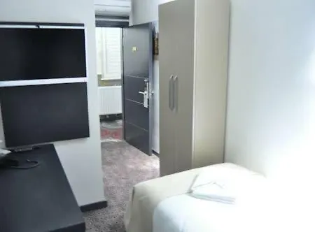 Hotel Lovcen House